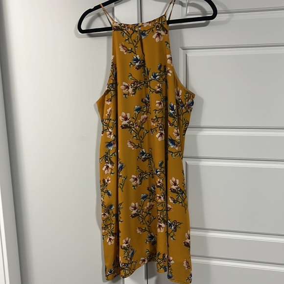 Flowy, cute sun dress - Picture 2 of 2